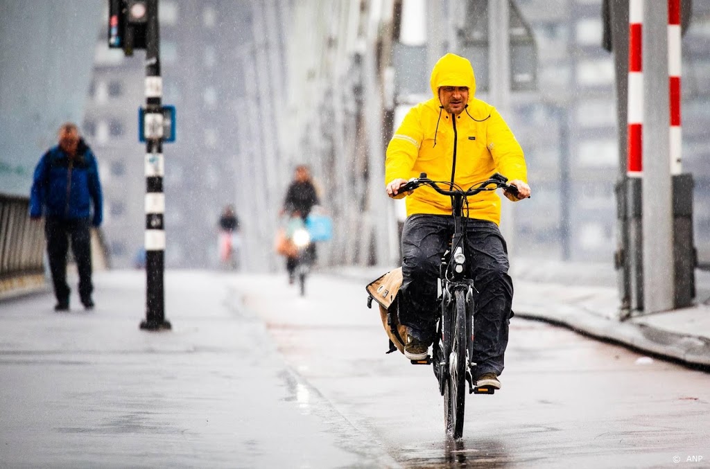Wintertijd begint grijs en nat met veel wind