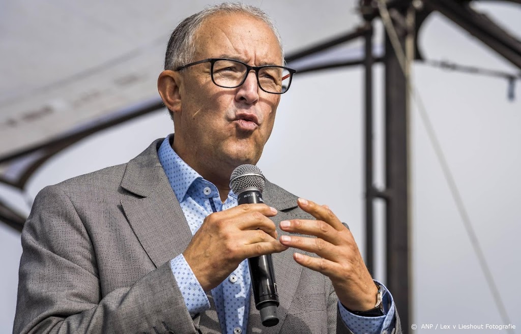 Aboutaleb gaat handen schudden bij finish marathon Rotterdam