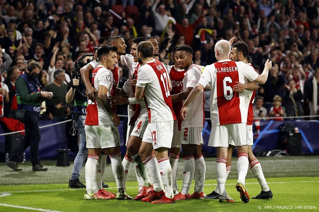 Ajax start met ongewijzigde ploeg tegen PSV