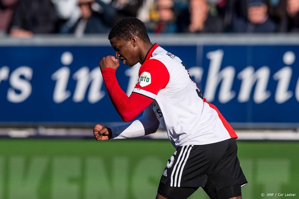 Malacia schiet kwetsbaar Feyenoord naar winst in Friesland