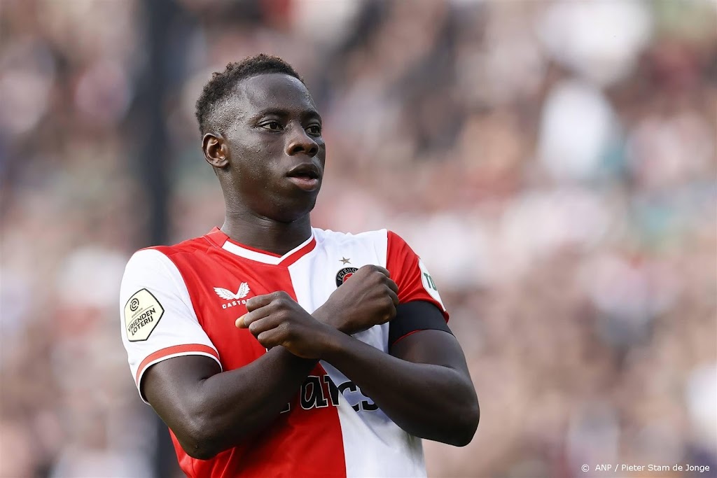 Feyenoord 'meerdere weken' zonder aanvaller Minteh