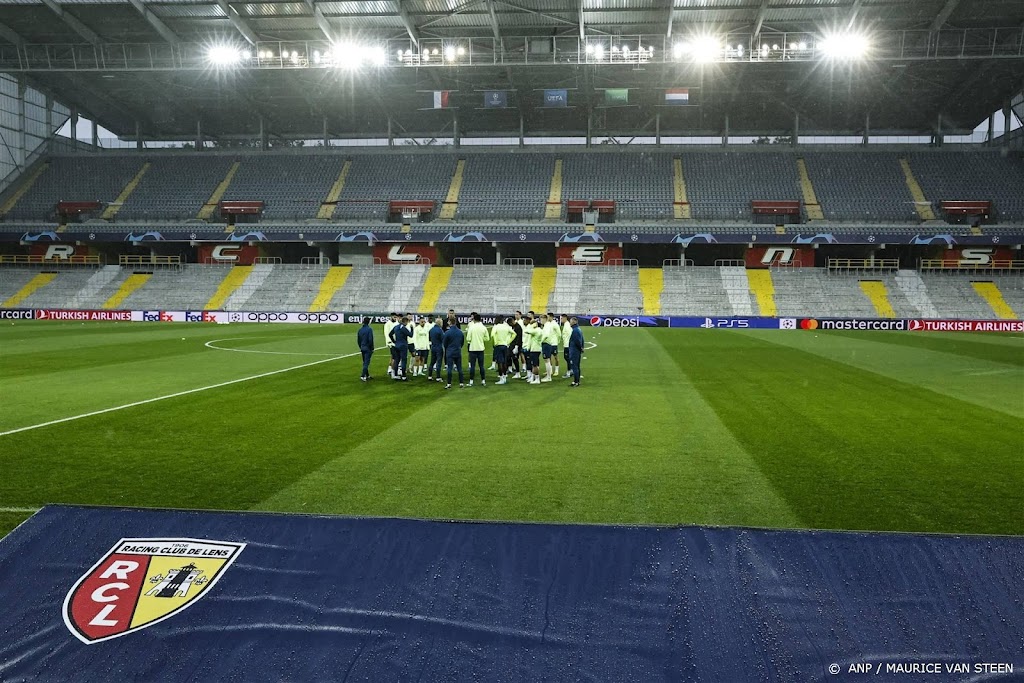 Rellen in aanloop naar Lens tegen PSV, politie zet traangas in