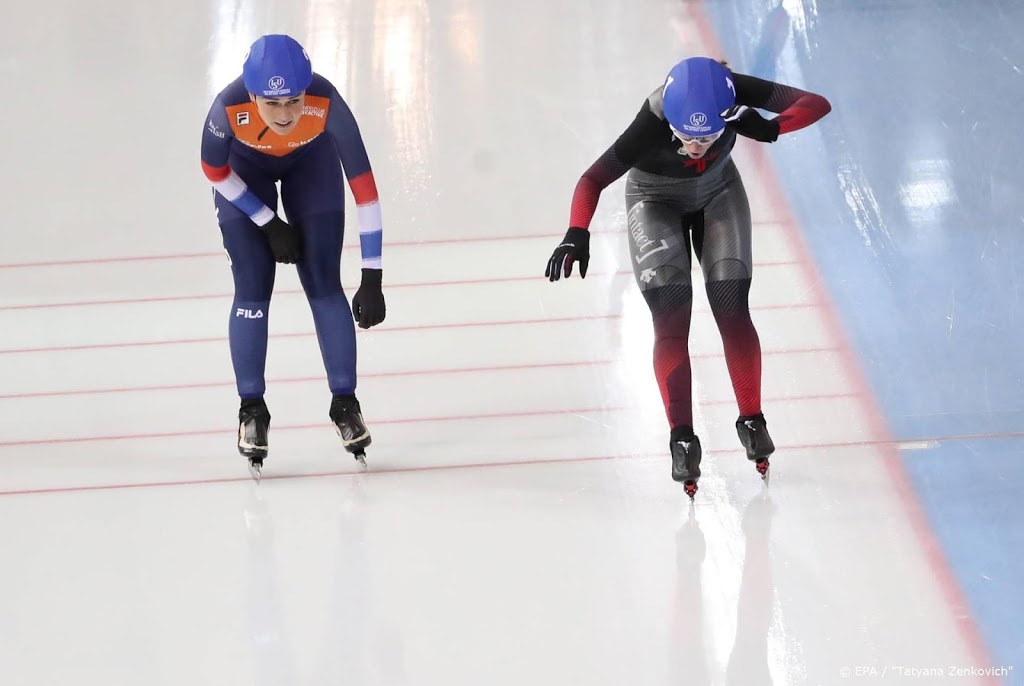 Schouten schaatst naar zege op massastart