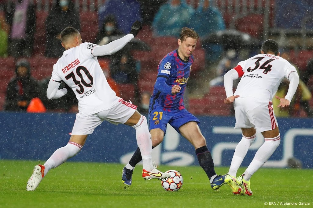 Frenkie de Jong: Barcelona met opgeheven hoofd naar München