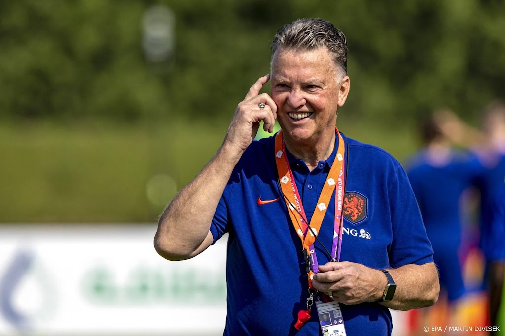 Laatste training Oranje voor duel Ecuador, Brazilië begint aan WK