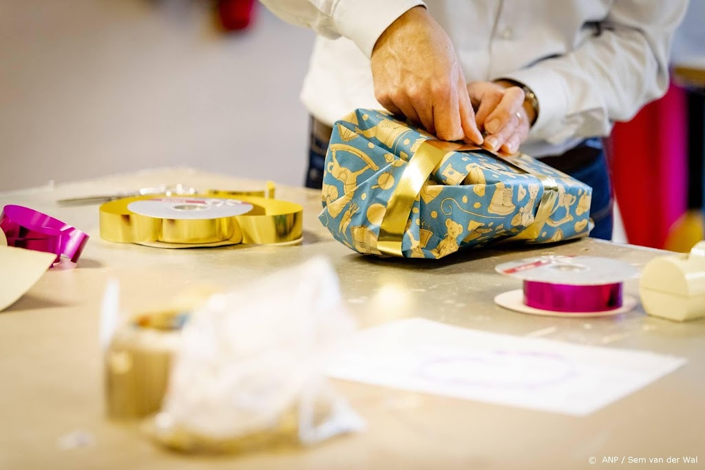 Onderzoek: kwart besteedt minder aan kerst- en sinterklaaskado's