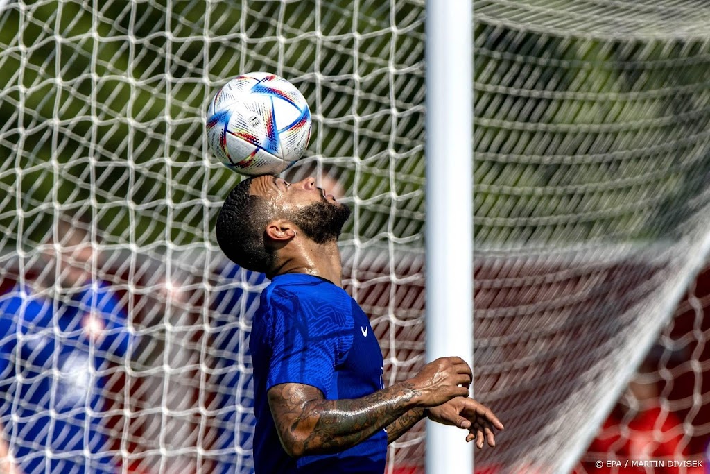 Oranje traint met fitte selectie voor WK-duel met Ecuador