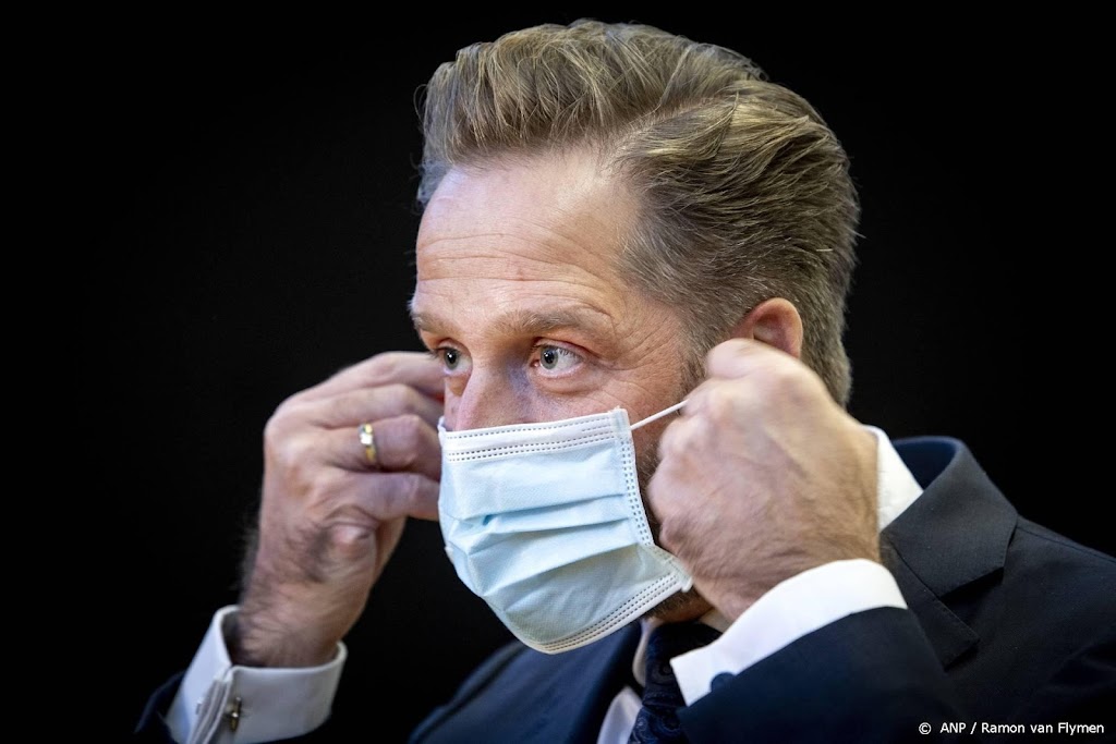 Politiepost voor huis van minister Hugo de Jonge