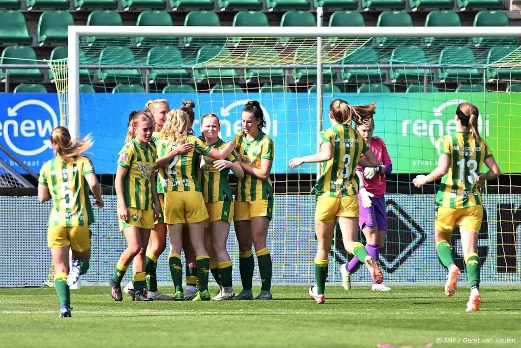 Voetbalsters ADO Den Haag houden koploper PSV van zege af