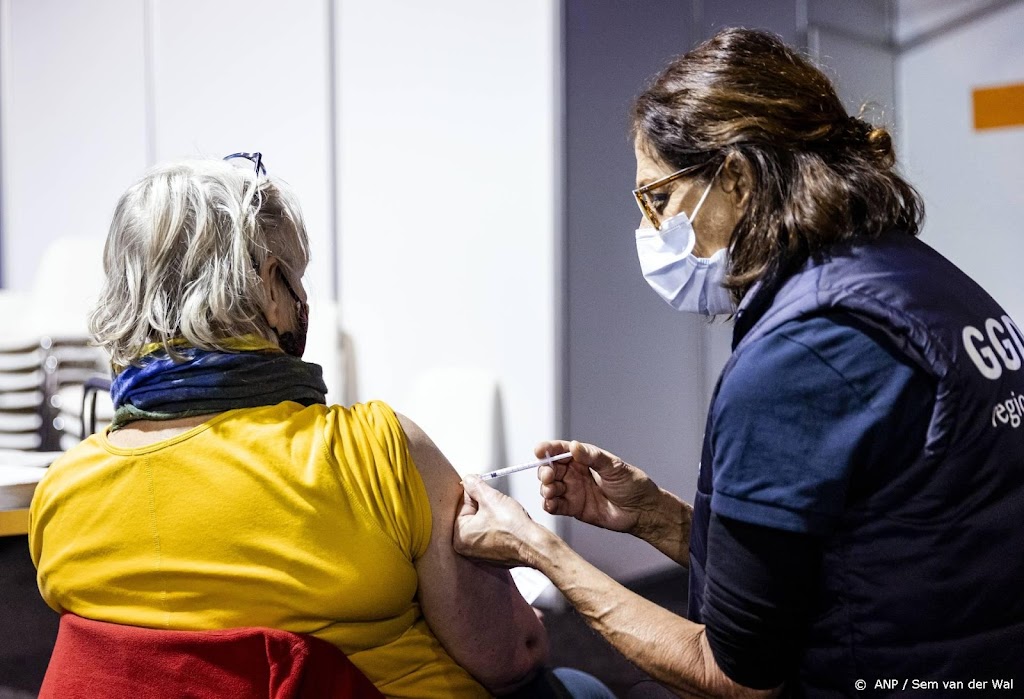 Tweede boosterprik vanaf zaterdag ook voor 60-plussers