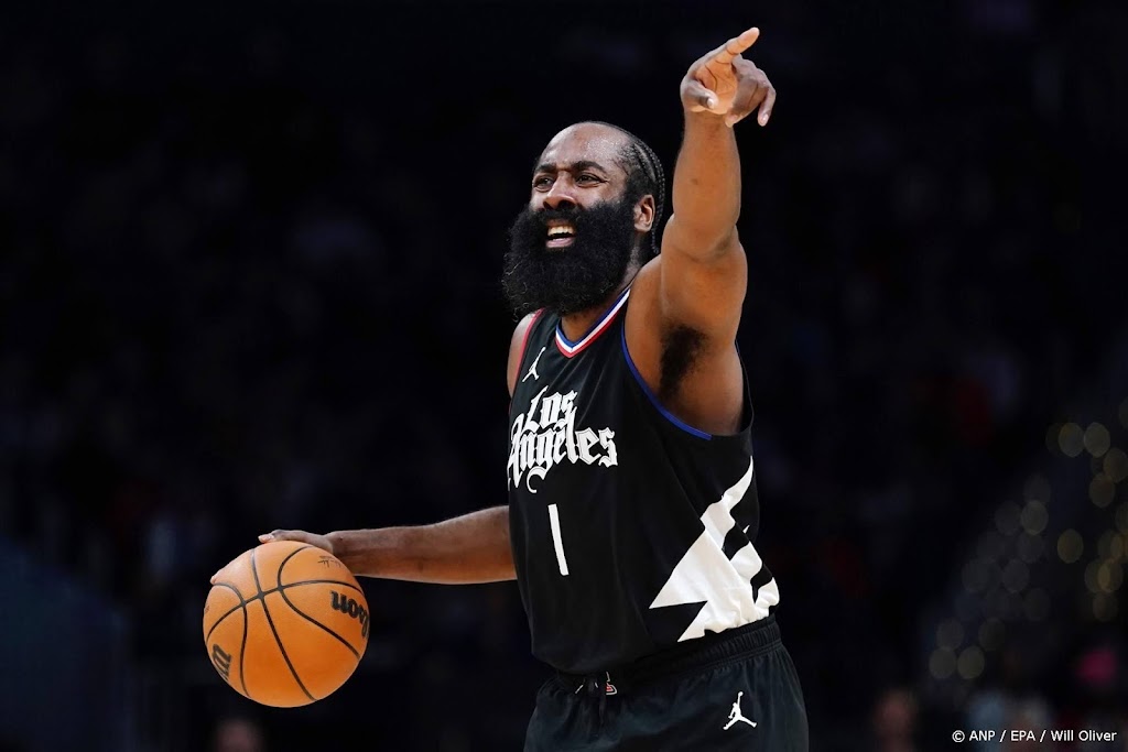 Basketballer Harden verliest eerste duel met oude club Sixers