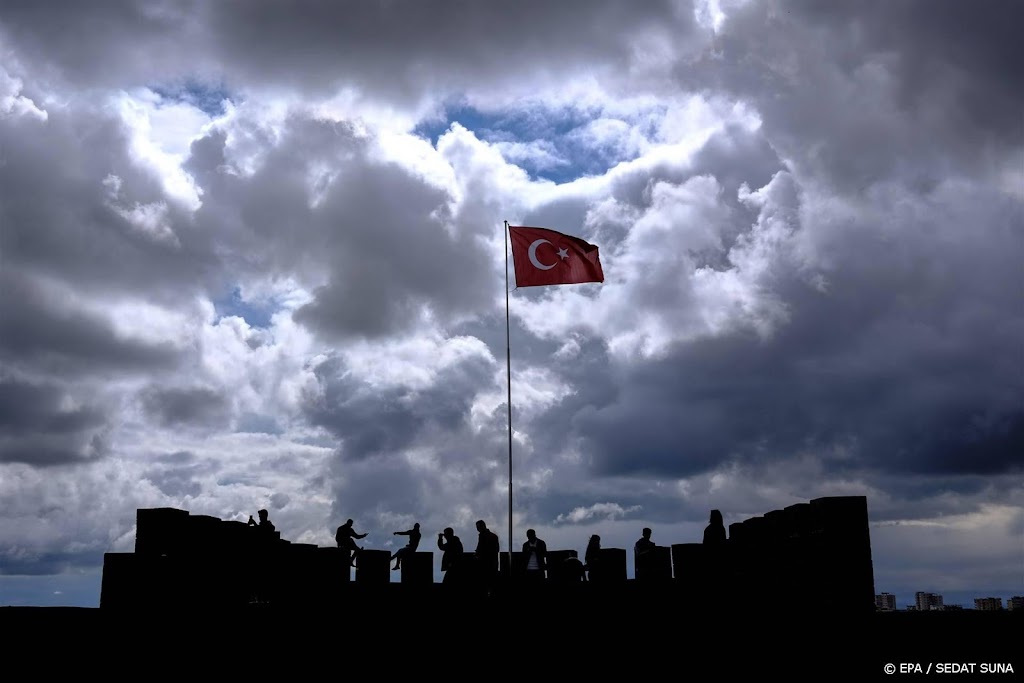 110 mensen gearresteerd in Turkse 'antiterreuroperatie' 