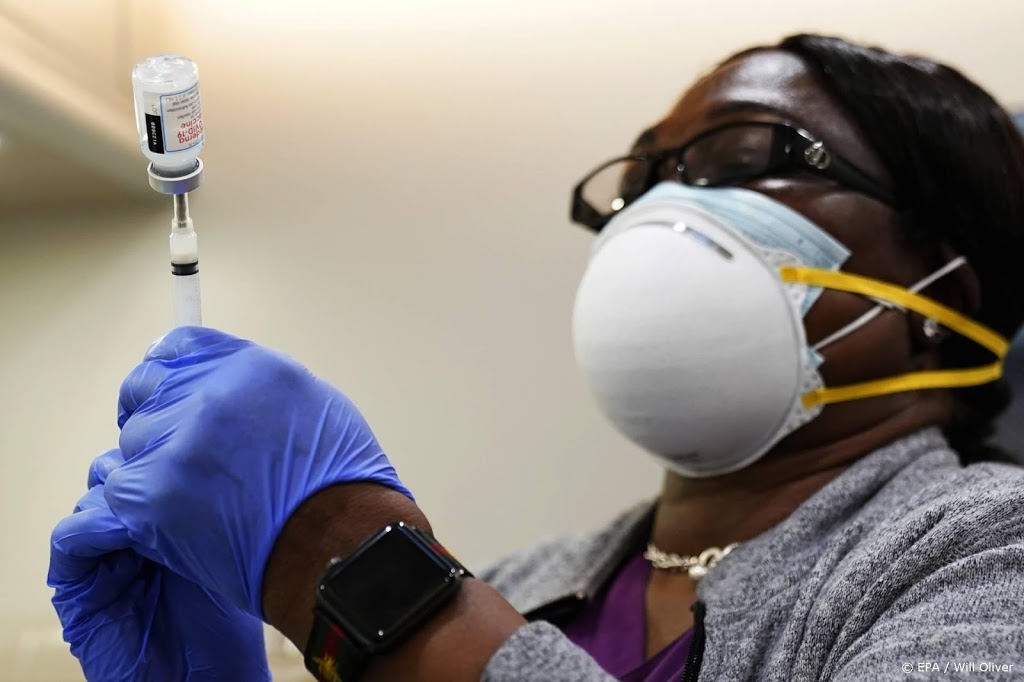 Helft volwassen Amerikanen nu volledig gevaccineerd