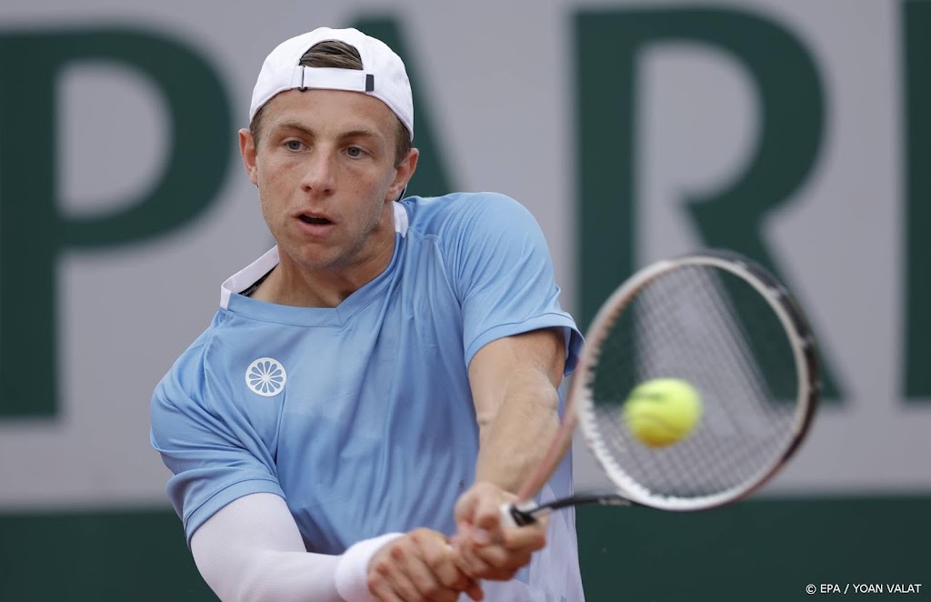 Griekspoor in drie sets uitgeschakeld op Roland Garros