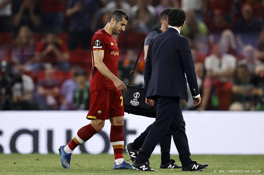 AS Roma ziet Mkhitaryan al snel uitvallen tegen Feyenoord