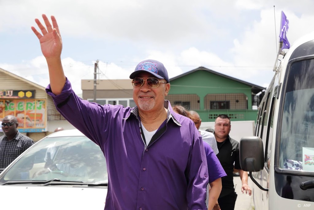'Bouterse weigert plek in Surinaams parlement'