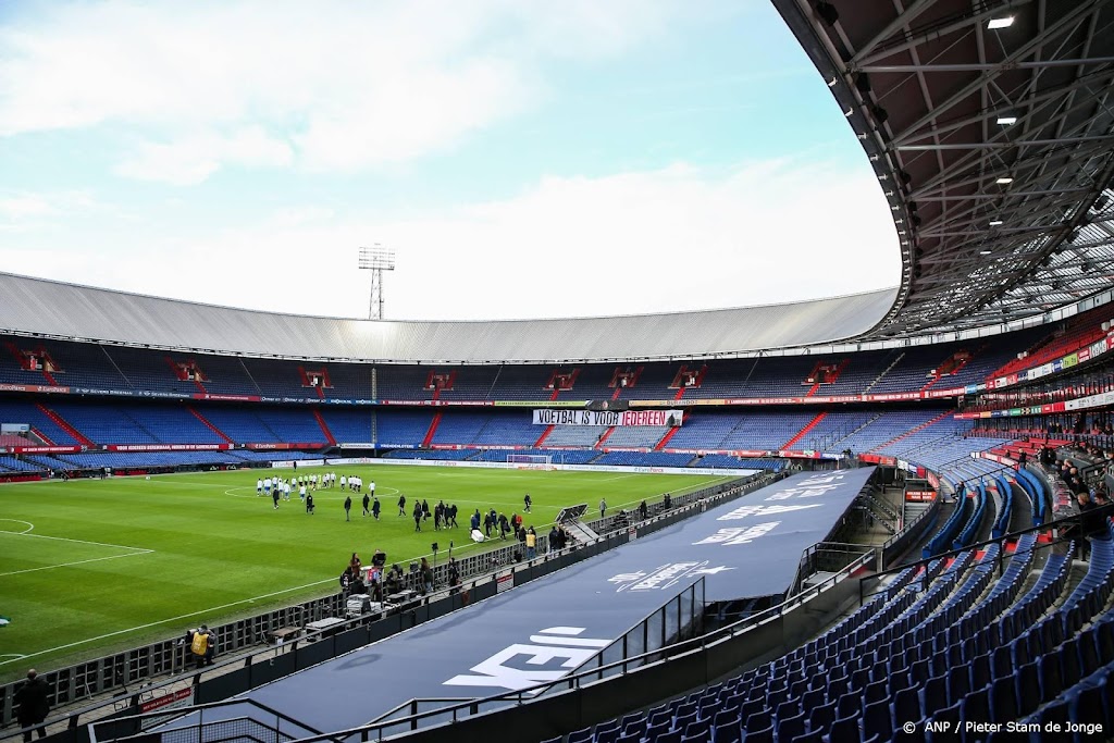 Feyenoord moet tegen Osasuna in lege Kuip voetballen