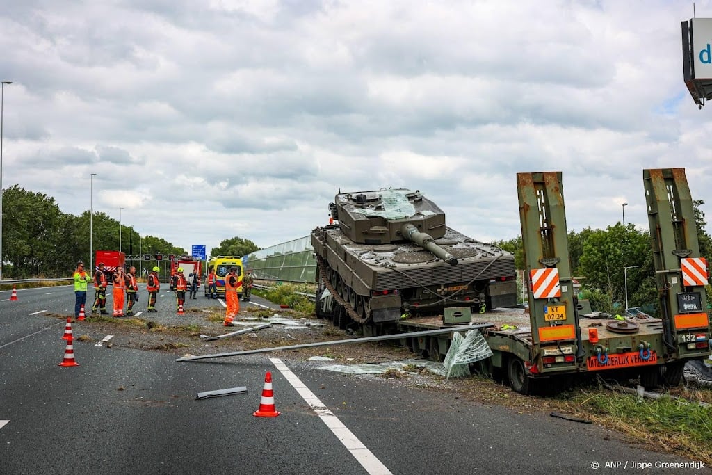 Ongeval met aanhanger Landmacht met tank op A12 richting Utrecht