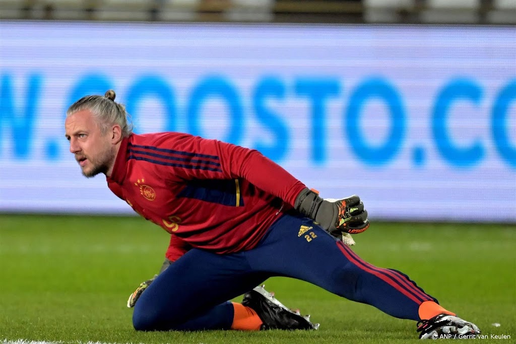 Pasveer onder de lat bij Ajax bij seizoensstart tegen Vojvodina