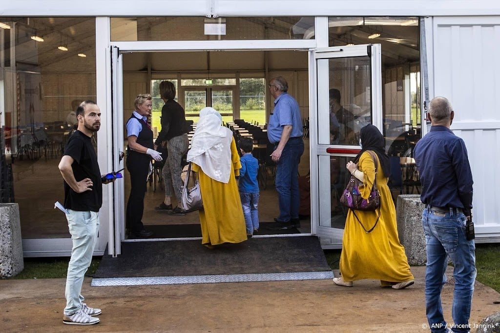 Franse ambassade vangt 8 Afghanen op die in Zoutkamp zaten