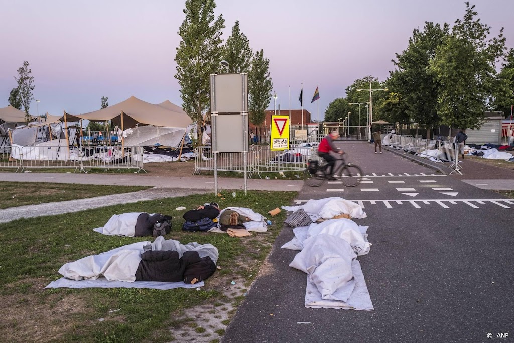Rode Kruis: grote zorgen om hygiëne Ter Apel, maar een paar wc's