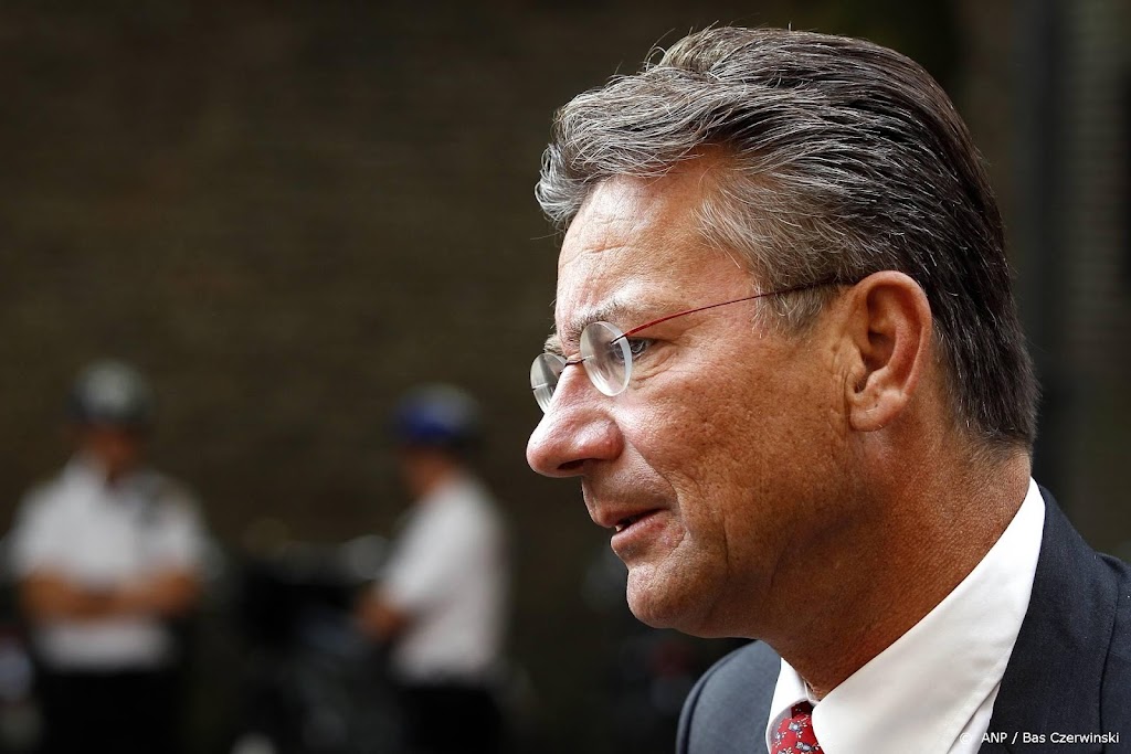 Oud-minister Verhagen verhoord door enquêtecommissie Groningen