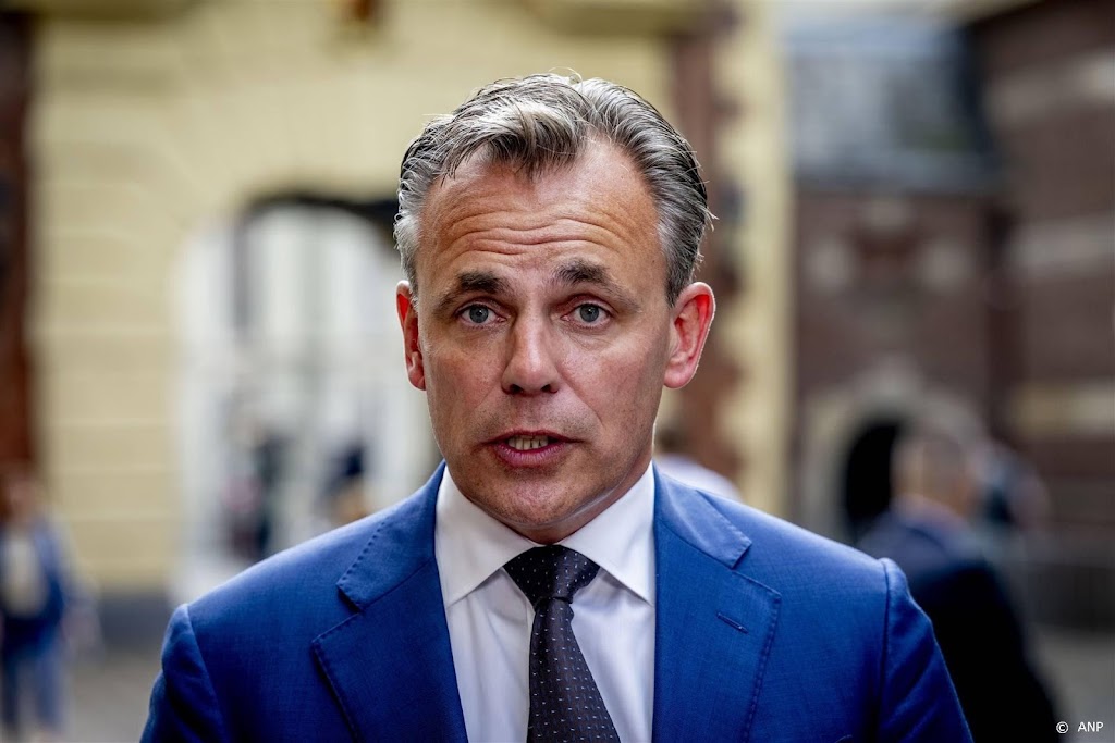 Harbers over landbouwgif in water: we moeten ons leven beteren