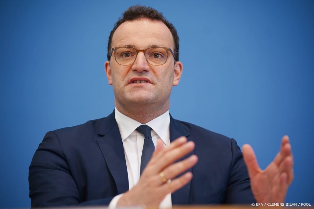 Duitse gezondheidsminister raadt vakantie in het buitenland af