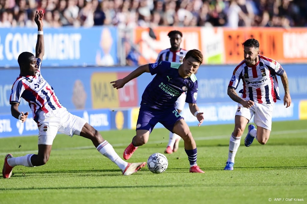 Willem II verslaat PSV en staat tweede in de Eredivisie