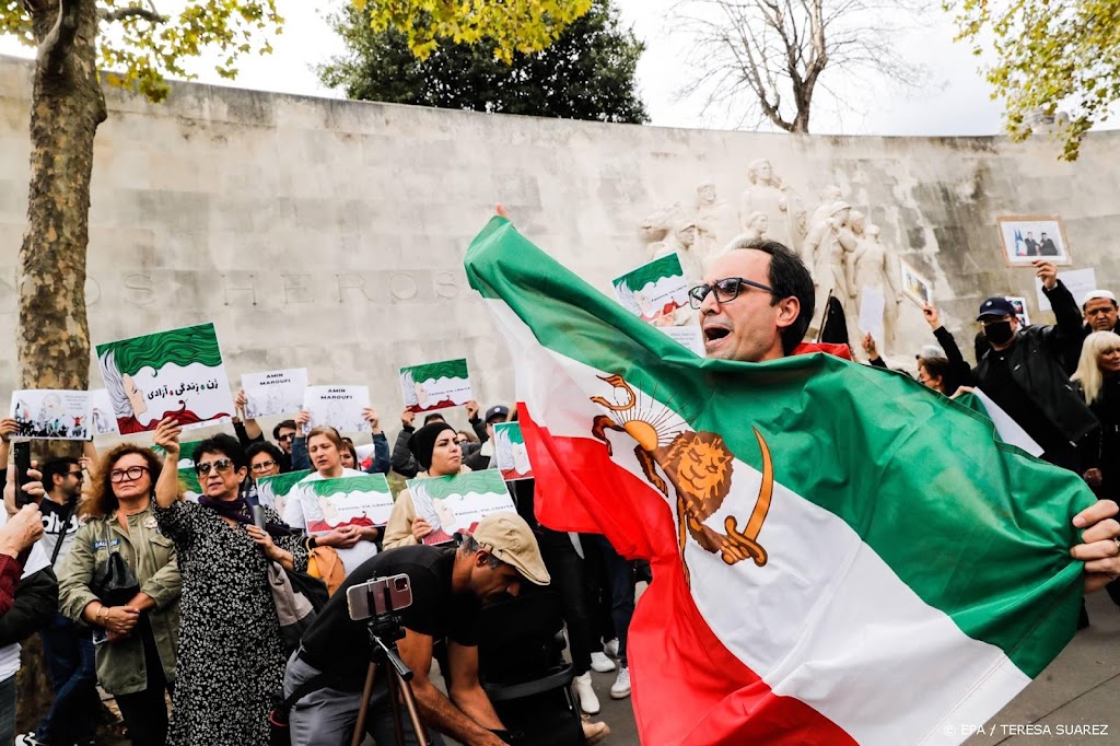 Franse politie zet traangas in om Iran-demonstranten te weren