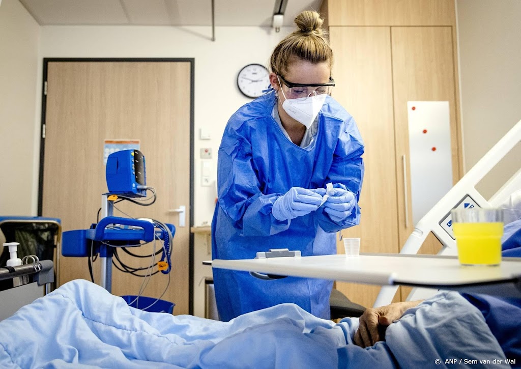 Aantal coronapatiënten in ziekenhuizen stijgt tot bijna 800