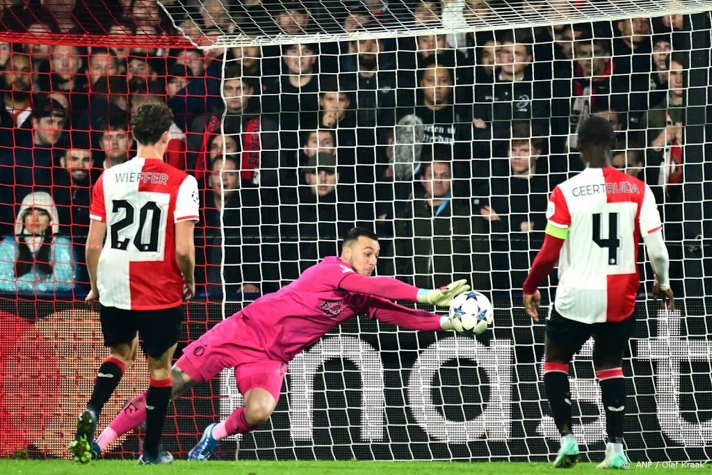 Feyenoord is veel te sterk voor Lazio in De Kuip