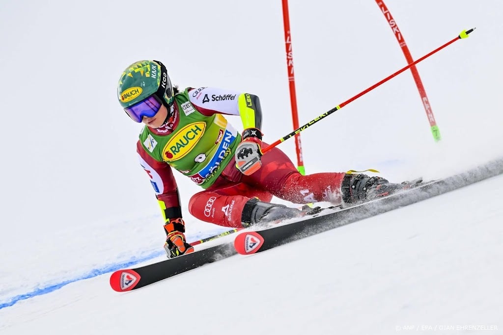 Oostenrijkse skiester Scheib wint eerste reuzenslalom van seizoen