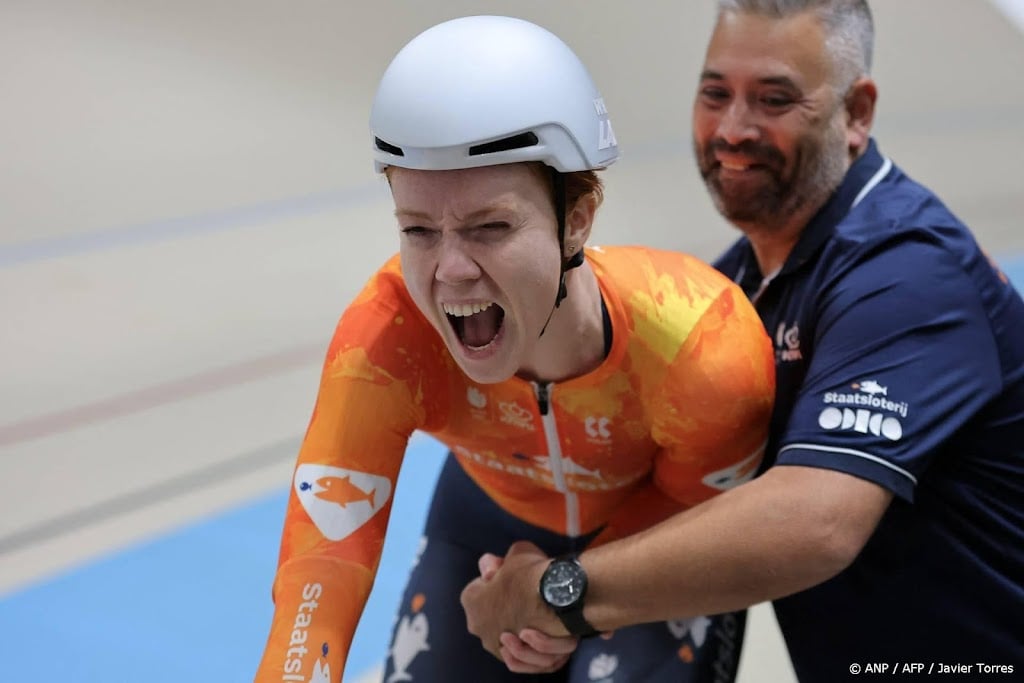 Van de Wouw in wereldrecord naar finale km-tijdrit op WK baan