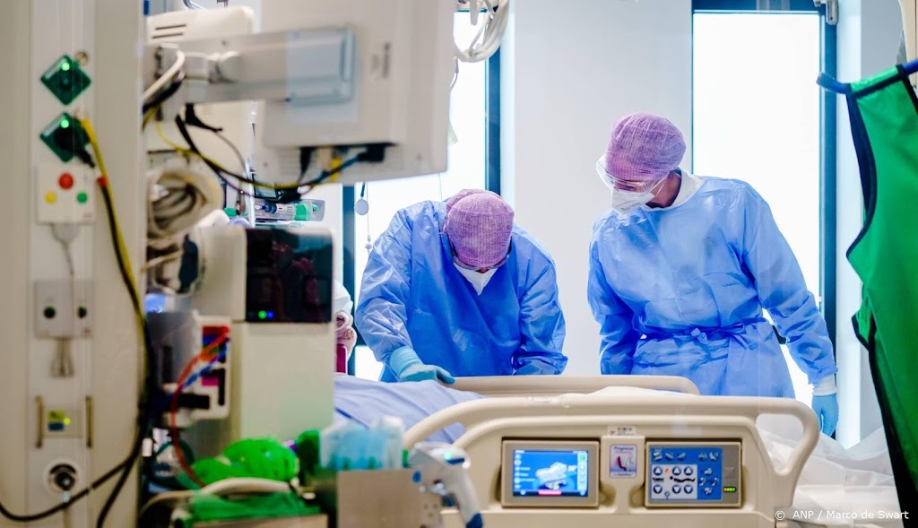 Aantal coronapatiënten in ziekenhuizen daalt verder