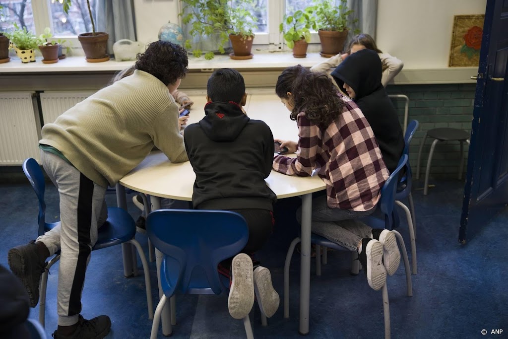 Onderwijs hoopt dat kabinet OMT-advies volgt en scholen openhoudt