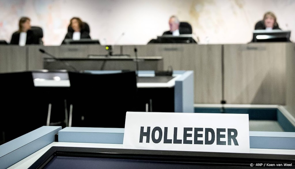 OM eist opnieuw levenslang tegen Holleeder voor moordopdrachten