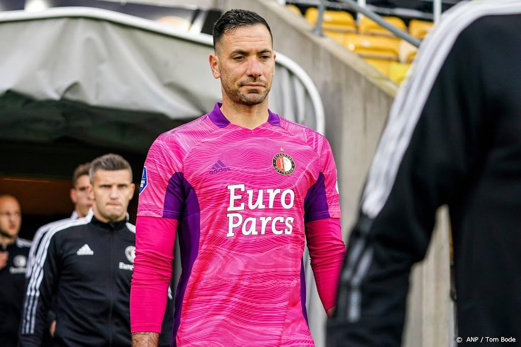 Keeper Marciano verdedigt doel van Feyenoord tegen Slavia Praag