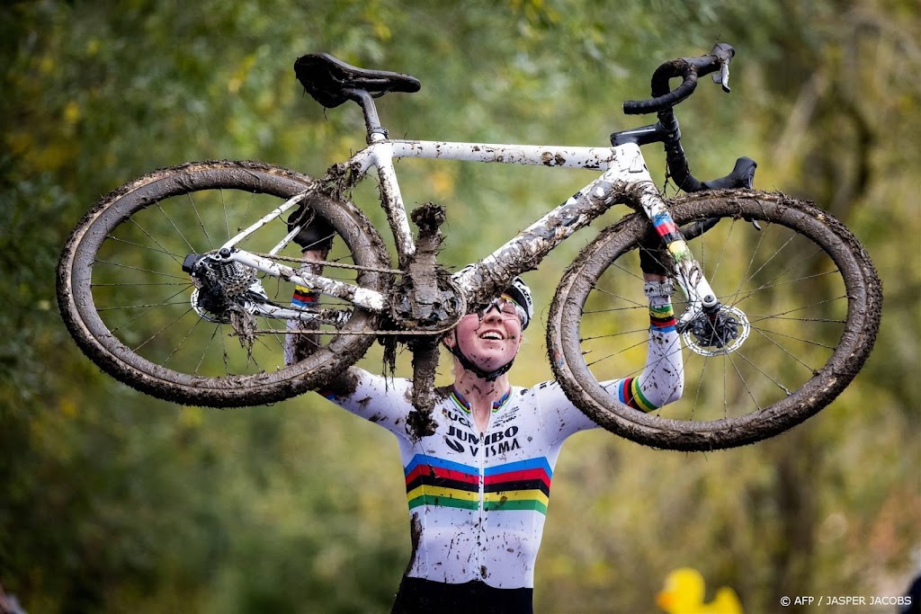 Veldrijdster Van Empel zet zegereeks na rustperiode voort