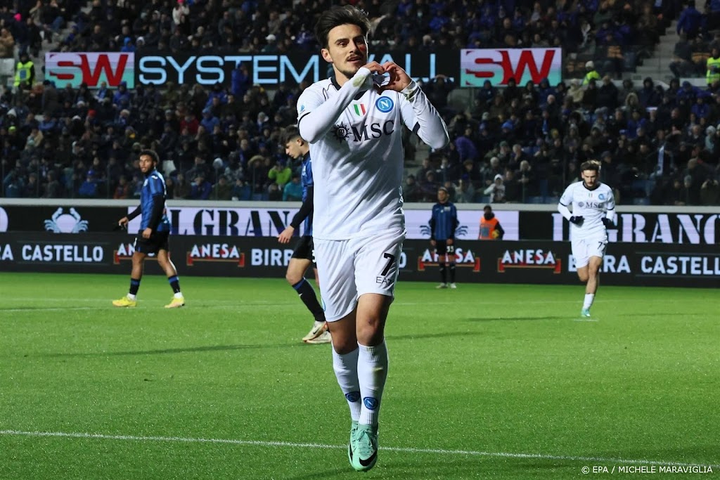 Invaller Elmas schiet Napoli in slotfase langs Atalanta