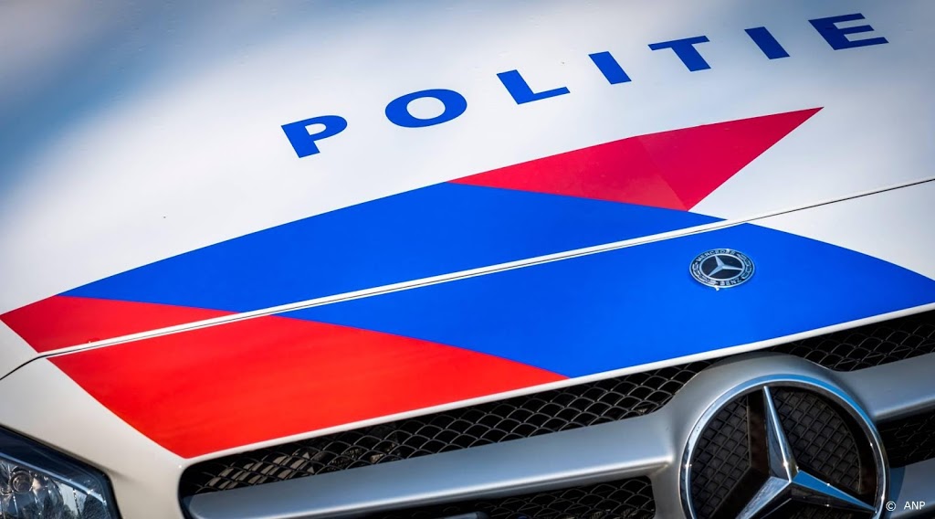 Man in Den Haag onwel na aanhouding, politie moet hem reanimeren