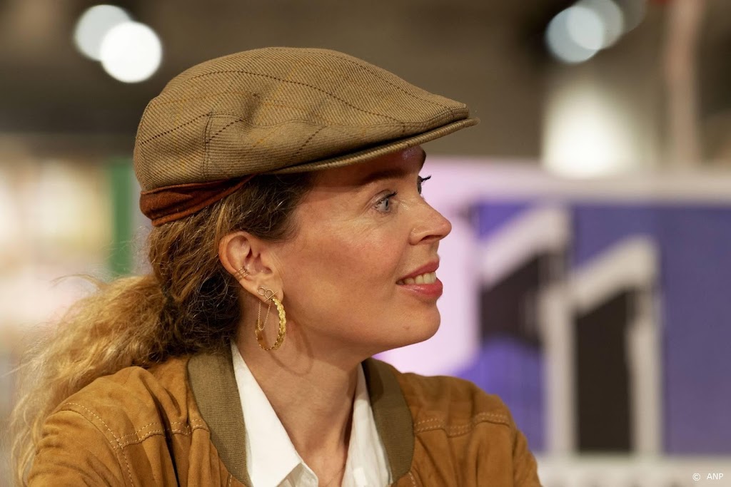 Roxane van Iperen verkozen tot Taalstaatmeester