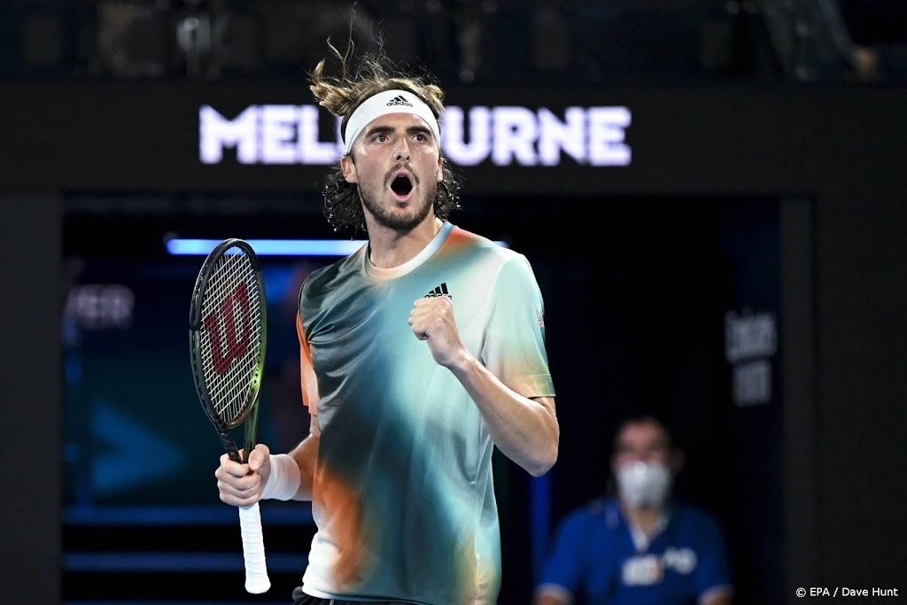 Tsitsipas laat Sinner in drie sets kansloos op Australian Open