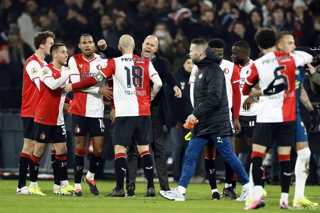 Feyenoord wil tweede plaats verstevigen in duel met FC Twente   