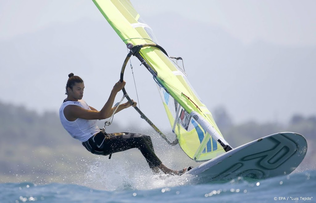 Badloe neemt leiding bij WK windsurfen