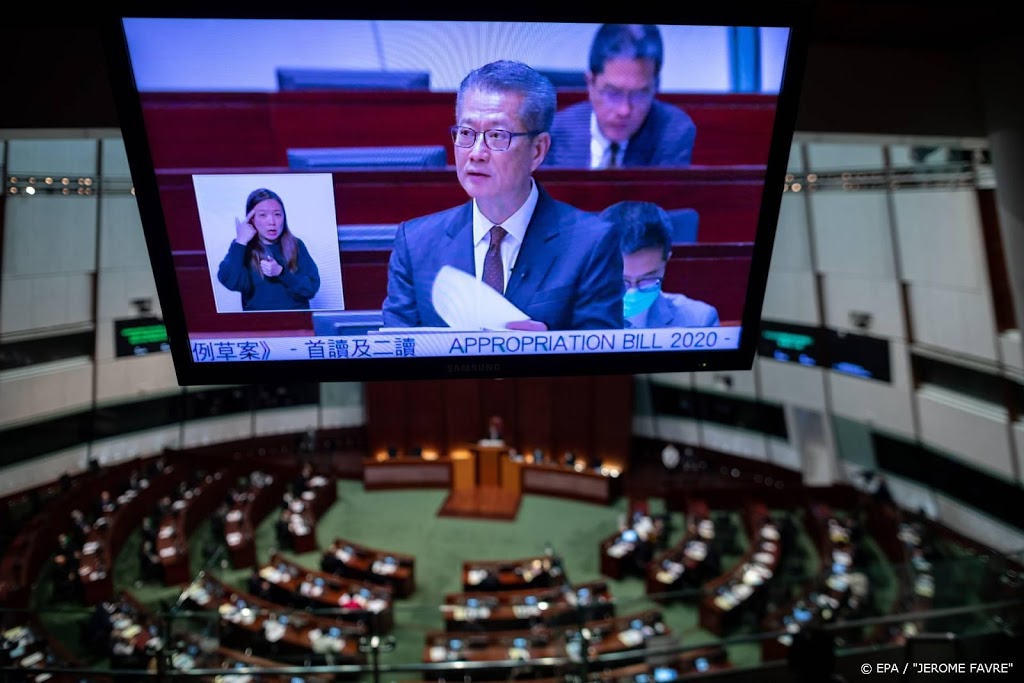 Hongkong steunt door virus getroffen economie met 'gratis geld'