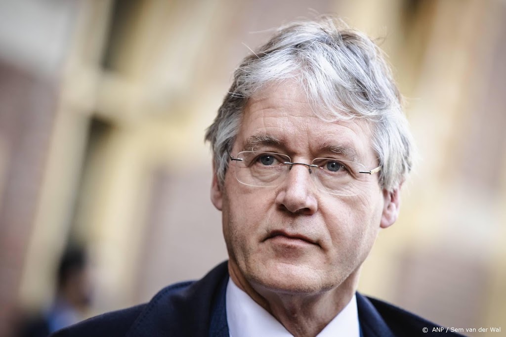 Slob: scholen moeten in ieder geval al beginnen met mentorlessen