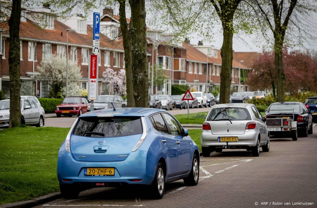 'Plug-inhybrideauto niet altijd duurzamer dan benzineauto'