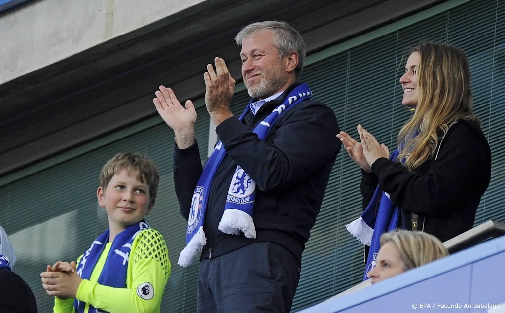 Rus Abramovitsj trekt zich terug als eigenaar Chelsea