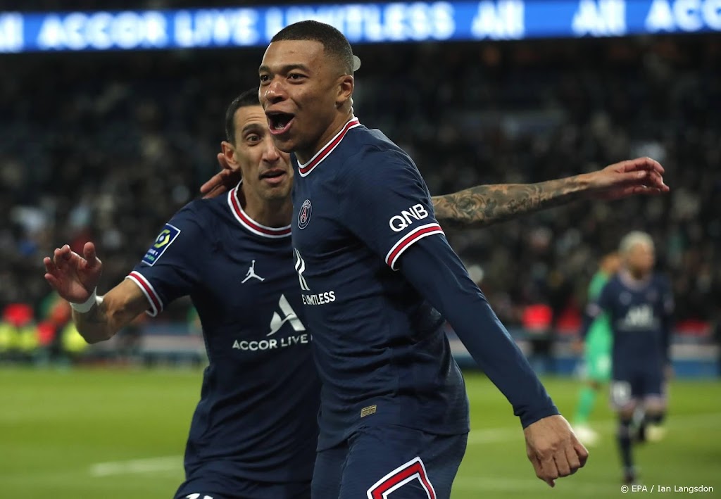 Aanvaller Mbappé steelt de show voor PSG